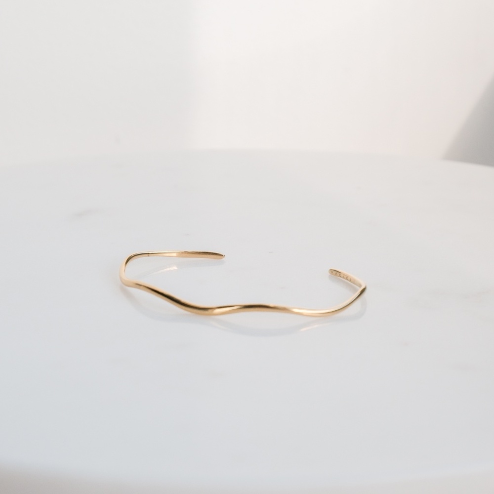Vacier Gold colored Fluid Cuff bracelet